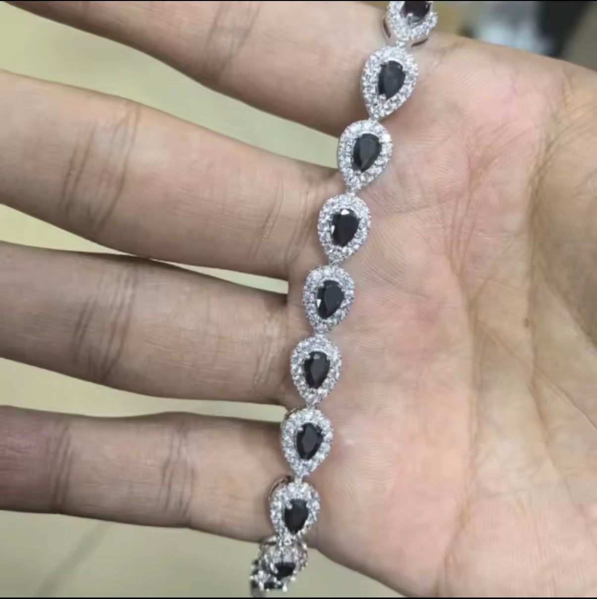 LUXURY TEAR DROP BRACELETS
